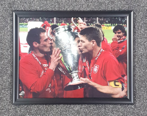 Steven Gerrard and Jamie Carragher .